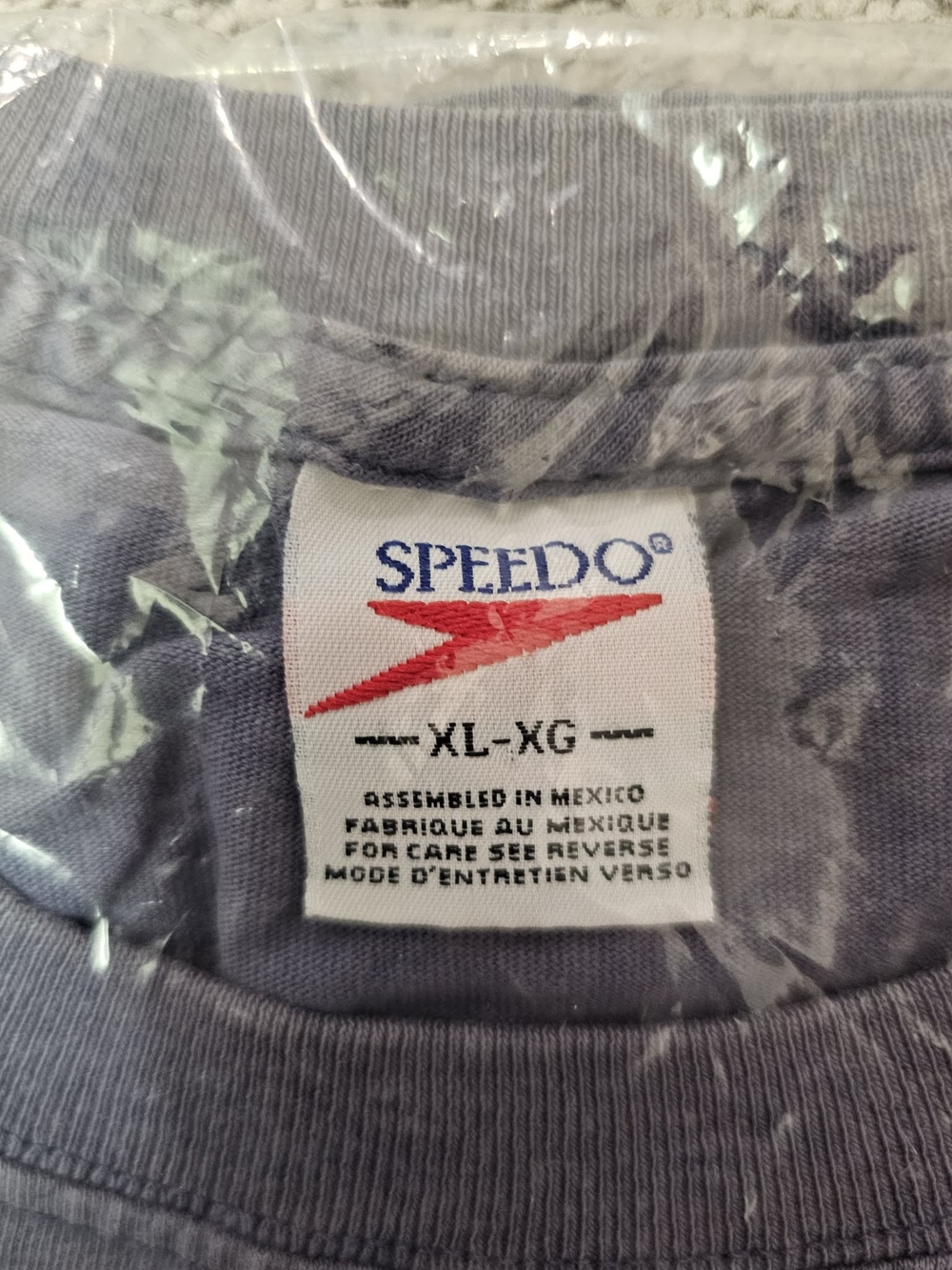Men's Speedo Short Sleeve Graphic Tee  Size XL New In Bag Dark Gray